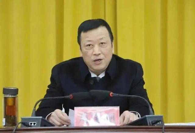 江西省上饶市人大常委会原副主任、鄱阳县委原书记周金明被决定逮捕