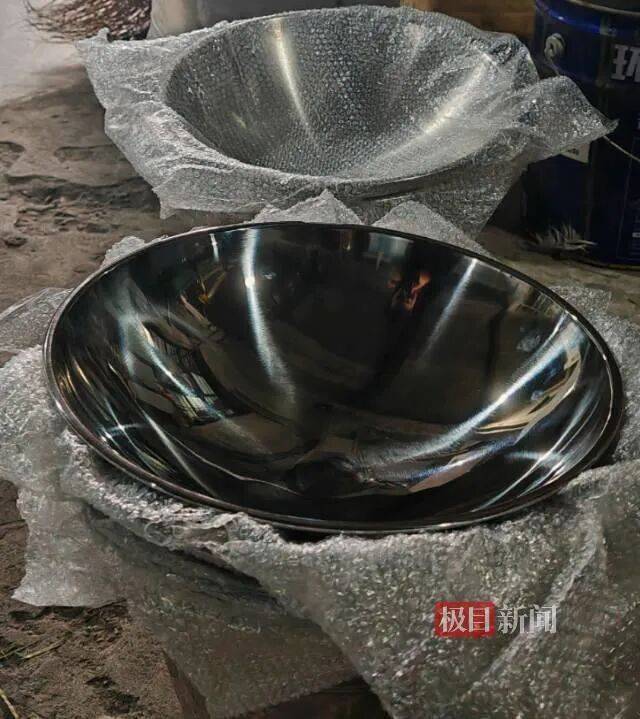 “传家锅”工厂账号粉丝已超260万，对话锅厂负责人傅家兄弟：30年老锅依然能用，证明当年造锅选择是对的