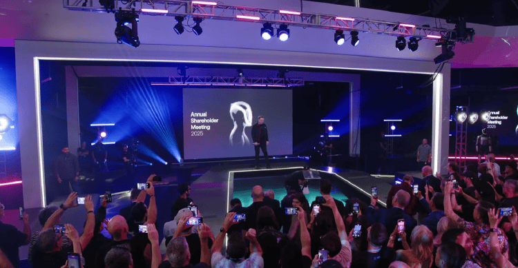 马斯克万亿薪酬计划获批，现场立flag！世界首富到底在挑战什么？