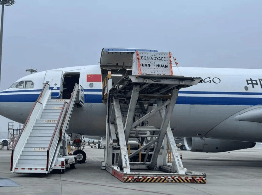 马克龙一路追着它俩，抢先一步要访华！