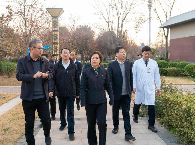 省委常委、副省长张敏一行到河南省洛阳正骨医院康复院区调研