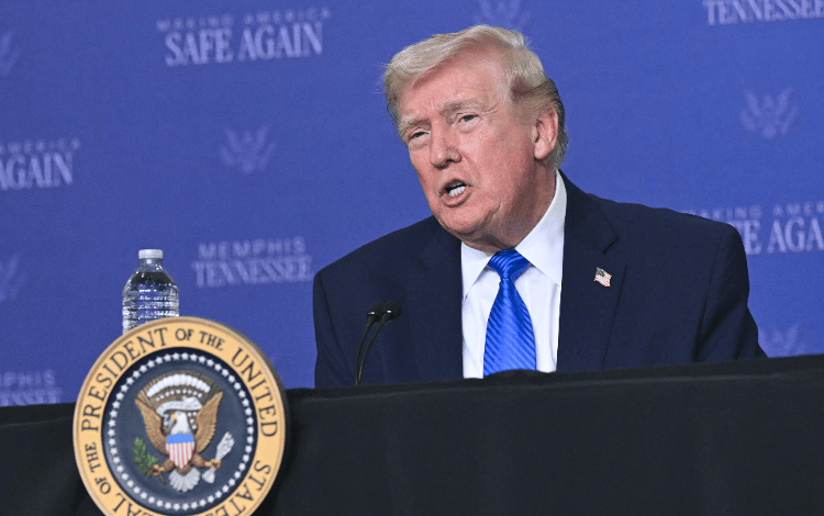 特朗普称若达不成协议将“彻底摧毁伊朗所有发电厂、油井及哈尔克岛”